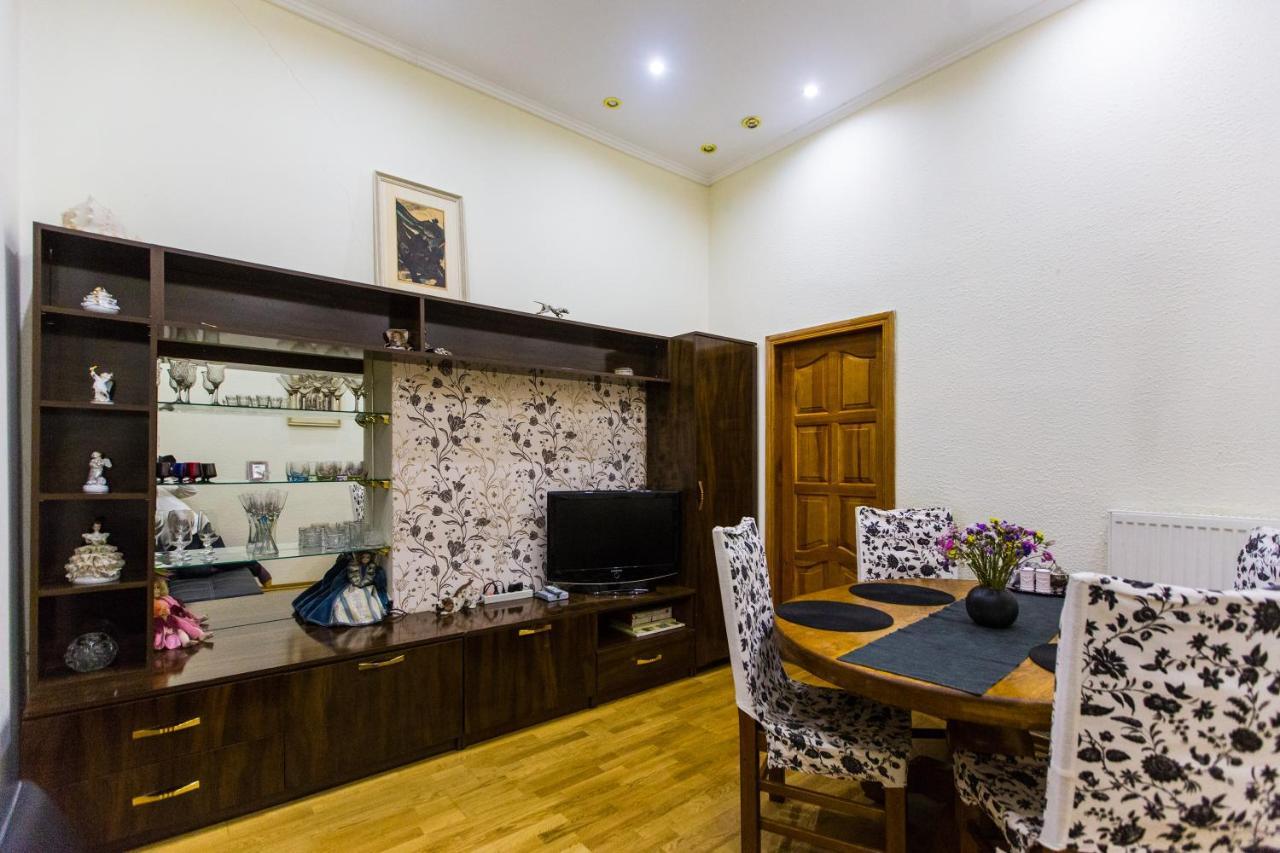 Apartment In The City Centre Львів Екстер'єр фото