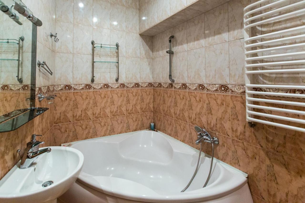 Apartment In The City Centre Львів Екстер'єр фото