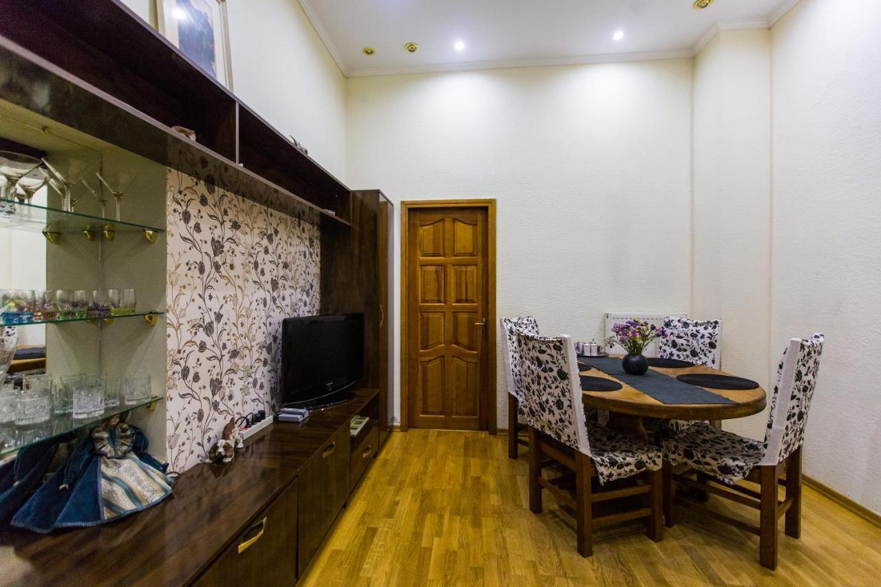 Apartment In The City Centre Львів Екстер'єр фото